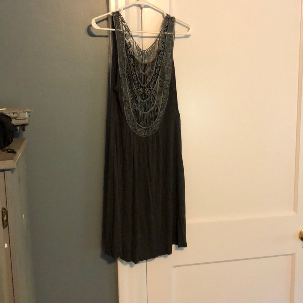 Casual dress with lace back